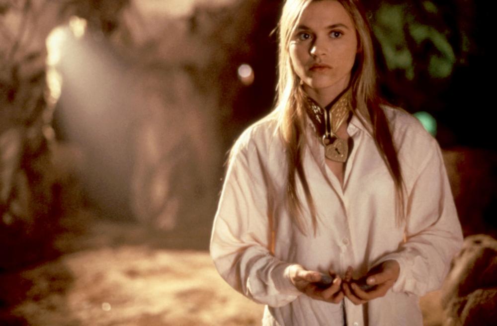 Кадры из Лепрекон 2: Одна свадьба и много похорон (1994)