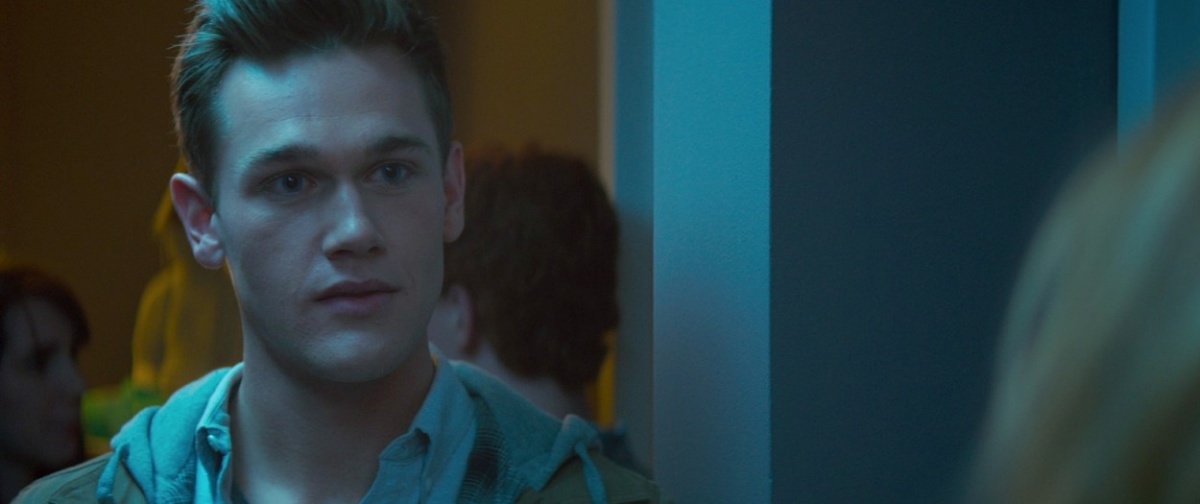 Кадры из На одной волне (2017)