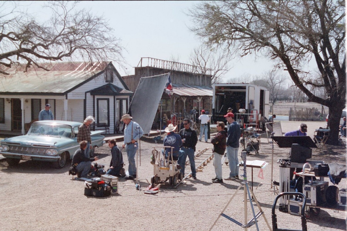 Кадры из Обитель дьявола (2003)