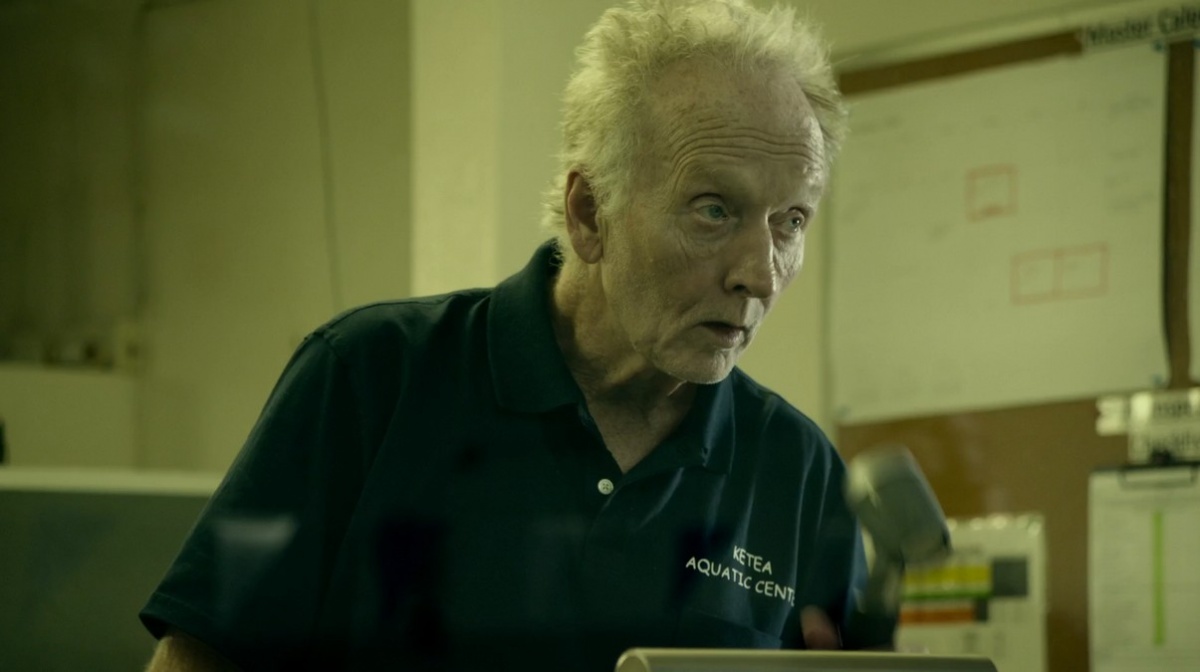 Кадры из 12 футов глубины (2017)