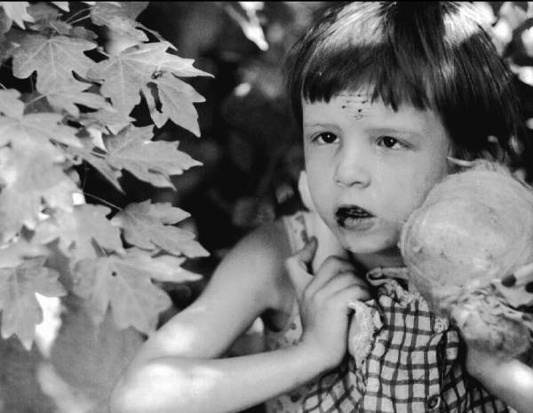 Кадры из Я сюда больше никогда не вернусь (Люба) (1990)