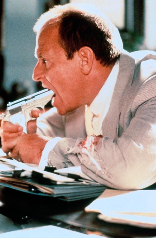 Кадры из Дантист (1996)