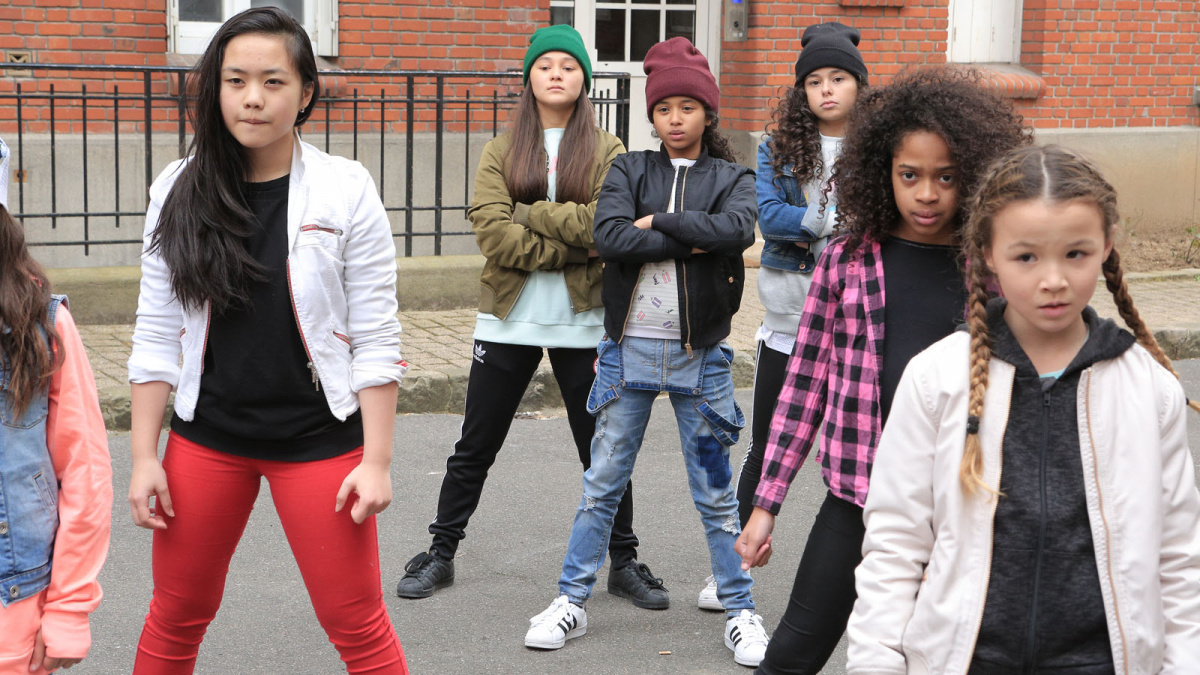 Кадры из Это всё мне (2017)