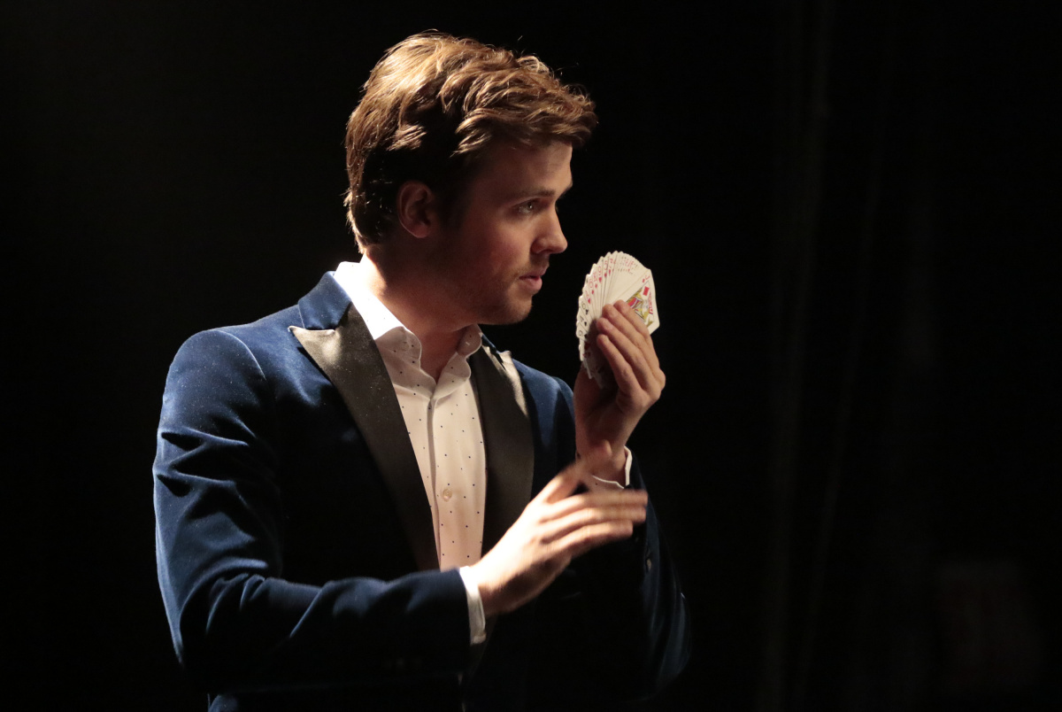 Кадры из Хитрость / Обман / Иллюзия (2018)