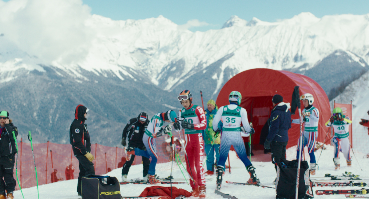 Кадры из Со дна вершины (2018)