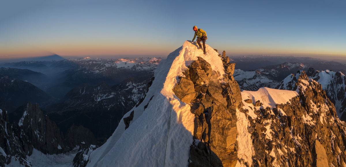 Горы (2017) Горы (2017)