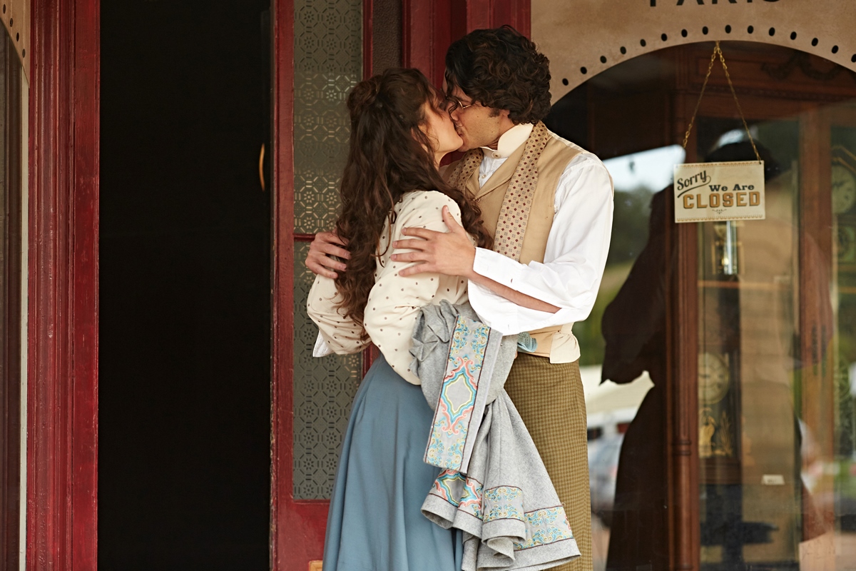 Кадры из Пикник у Висячей скалы (2018)