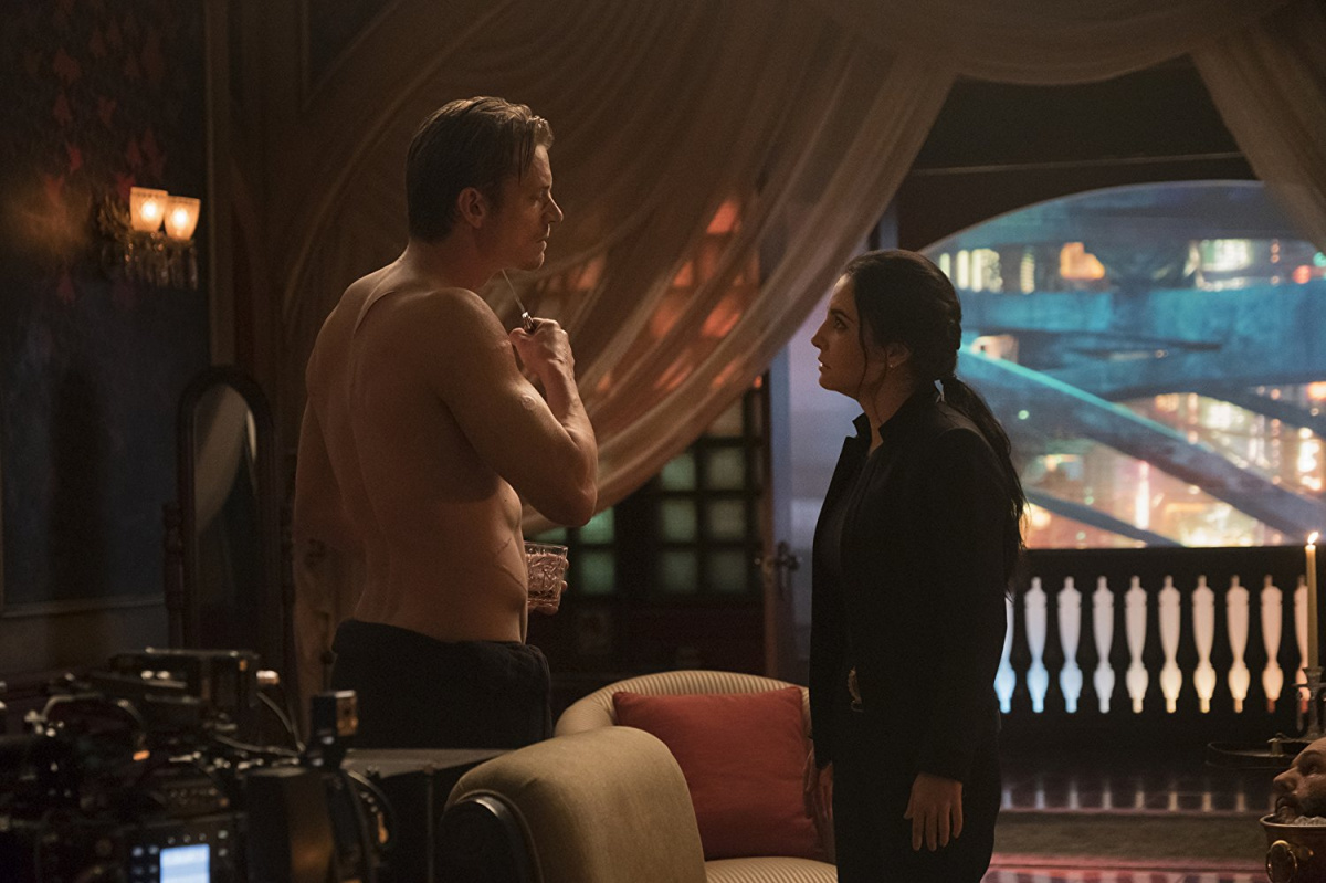 Кадры из Видоизмененный углерод (2018)