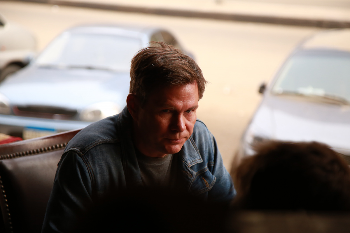 Кадры из На краю (2019)