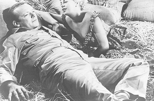 Кадры из Нагие и мертвые (1958)