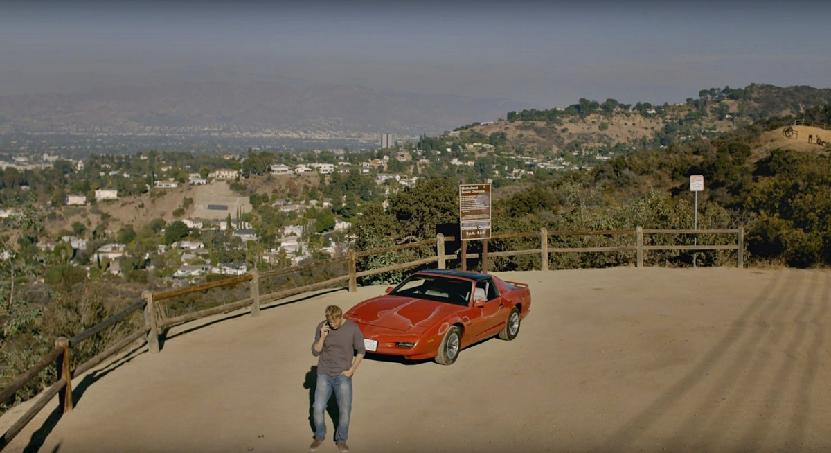 Кадры из Кобра Кай (2018)