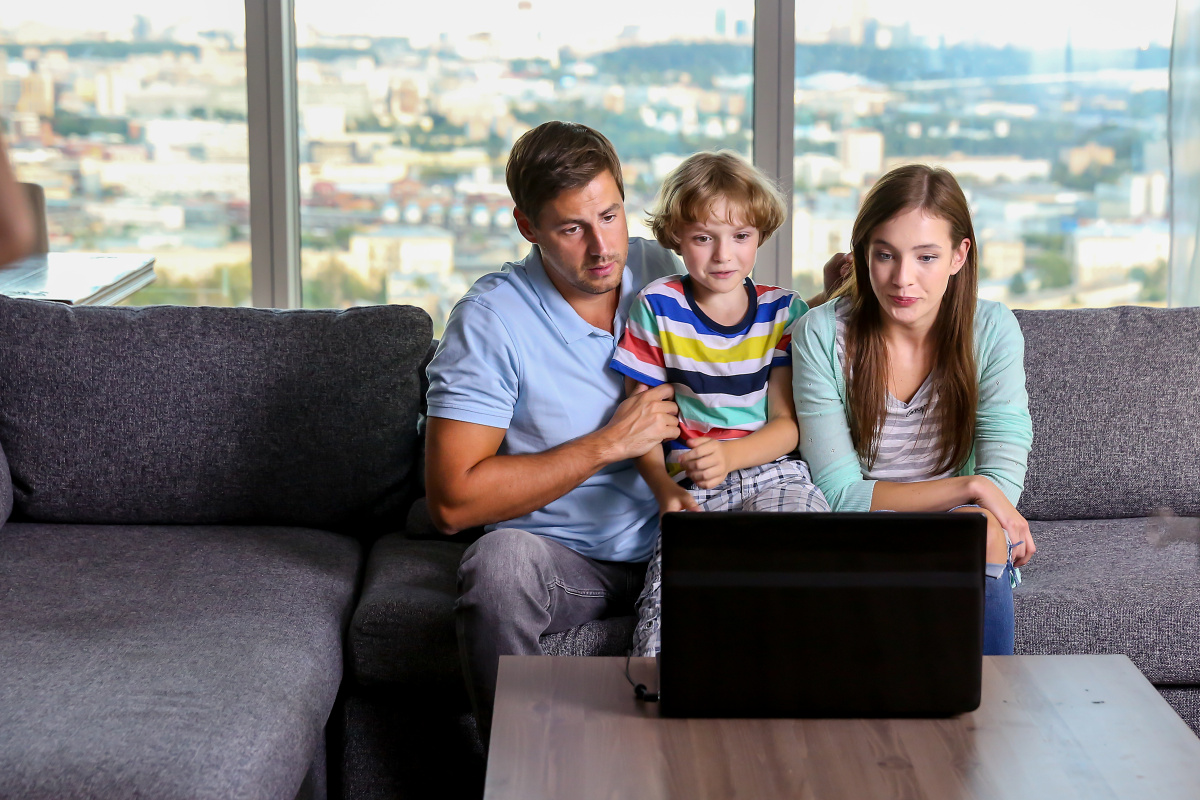 Кадры из Любовь по найму (2019)