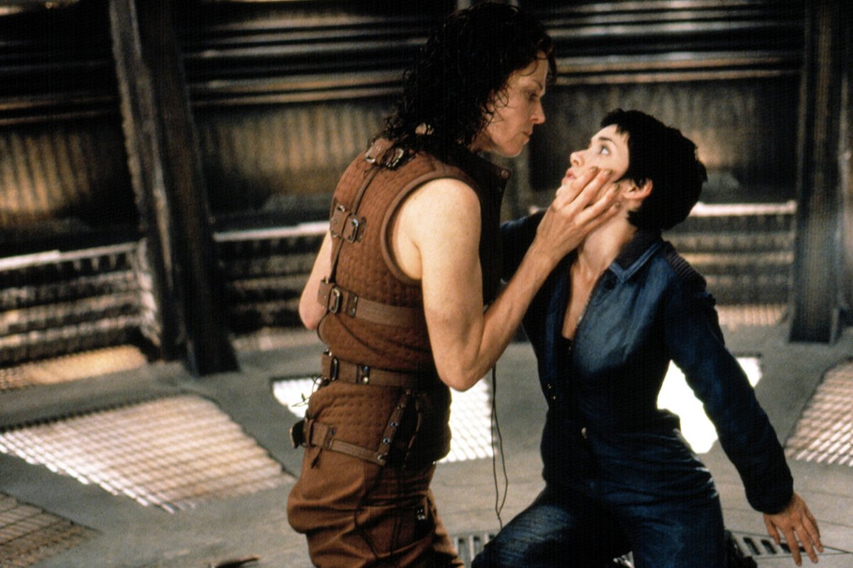 Чужой 4: Воскрешение (1997)