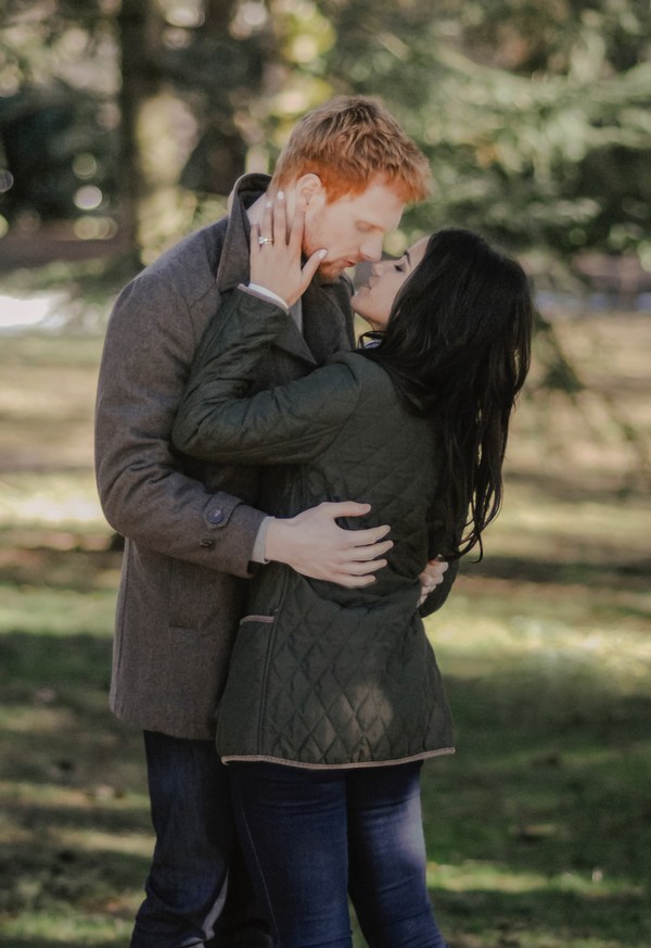 Кадры из Гарри и Меган: Королевская семья (2019)