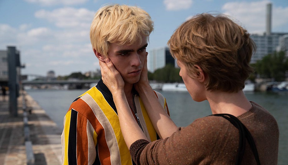 Кадры из Осмос (2019)