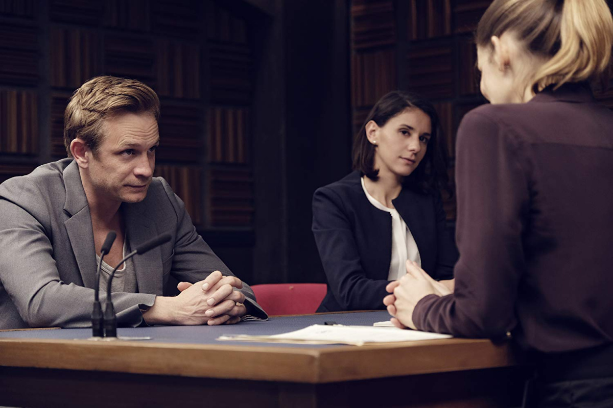 Кадры из Преступник / Криминал (2019)