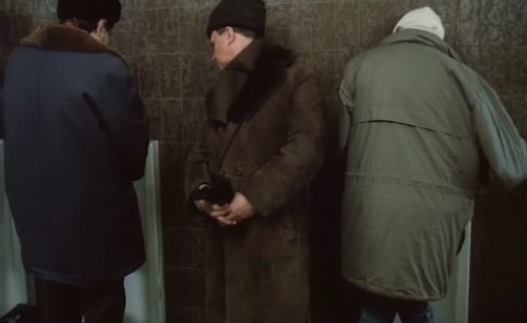 Кадры из Самолет летит в Россию (2013)