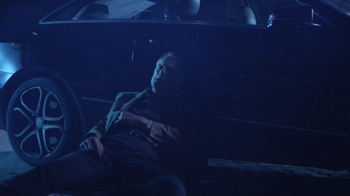 Кадры из Среди теней (2019)