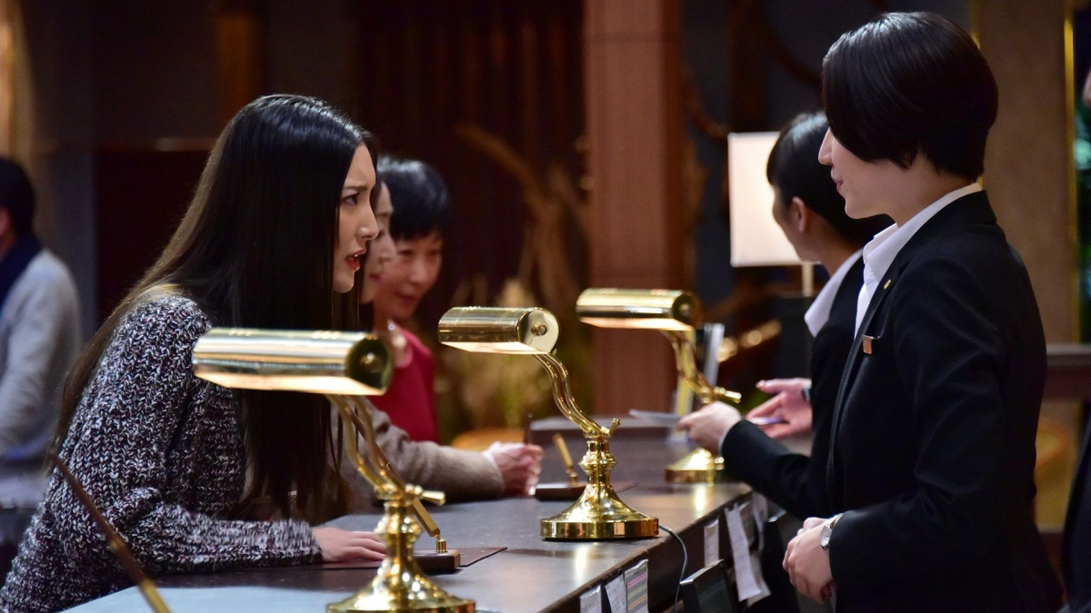 Кадры из Отель «Маскарад» (2019)