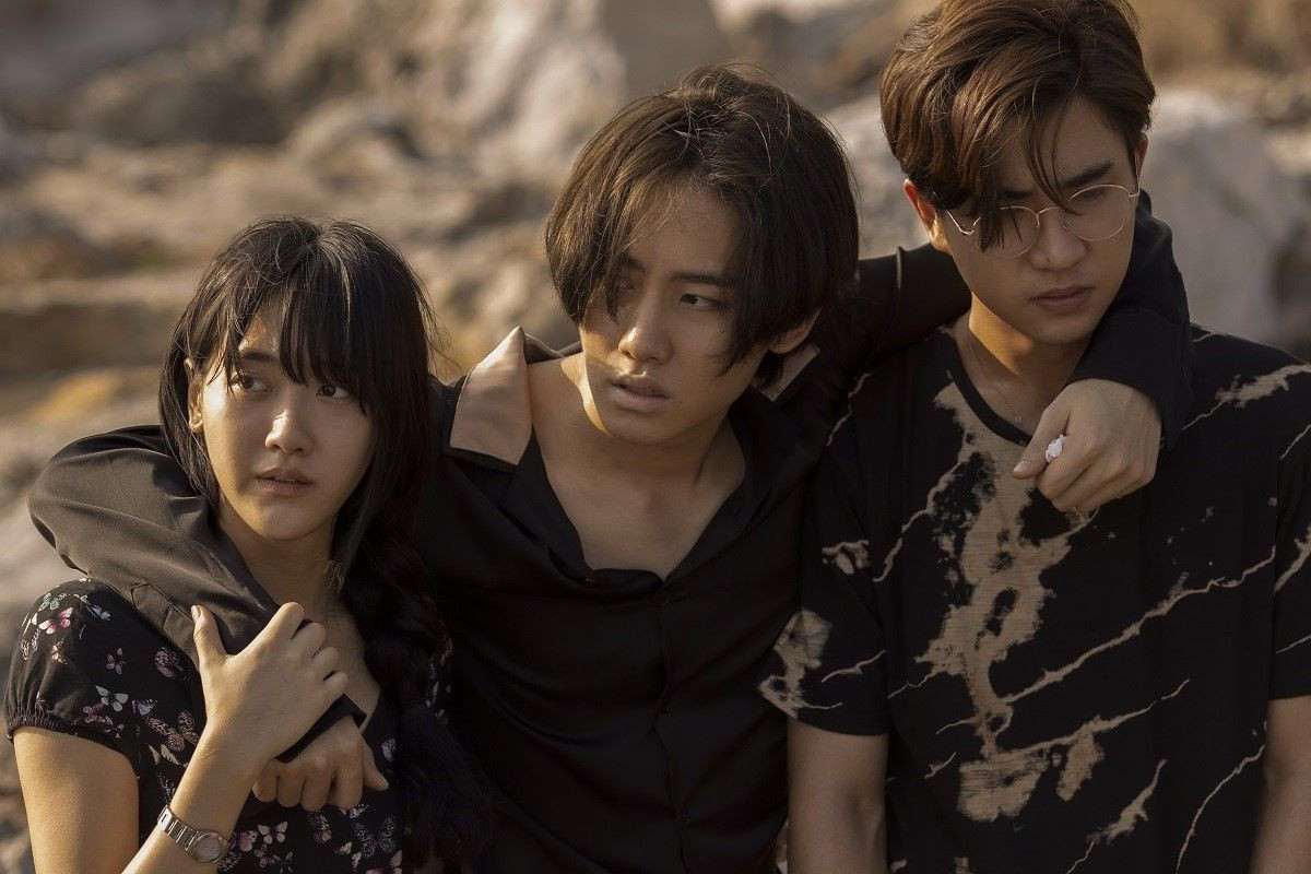 Кадры из Отрезанные от мира (2019)