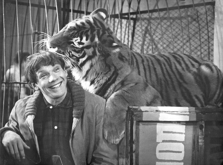 Кадры из Сегодня — новый аттракцион (1966)