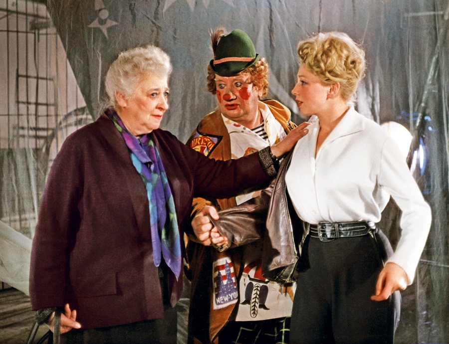 Кадры из Сегодня — новый аттракцион (1966)