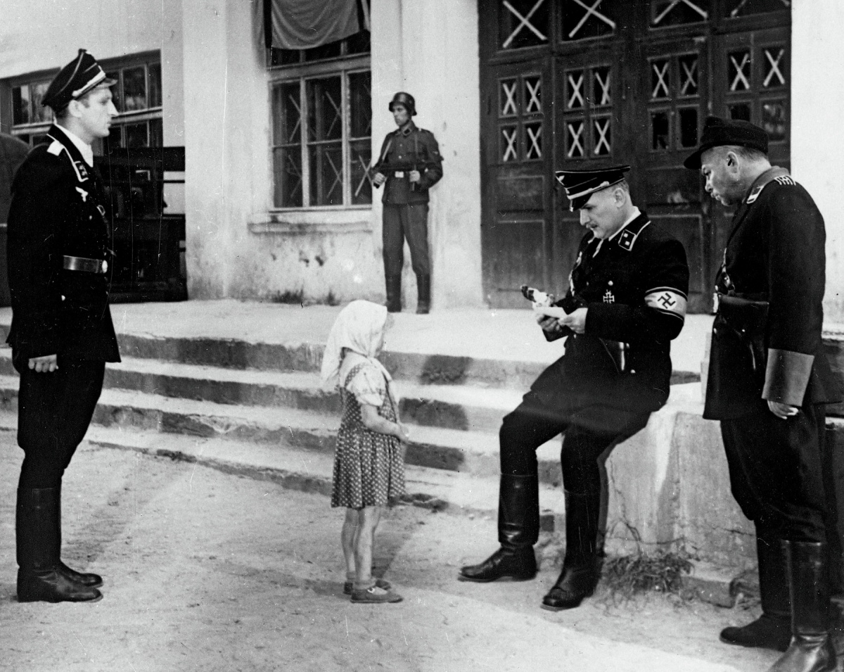 Кадры из Девочка ищет отца (1959)