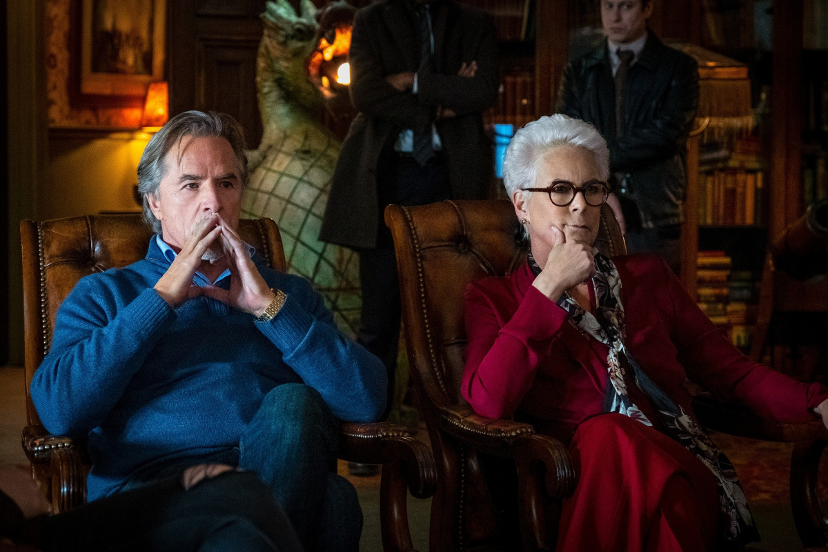 Кадры из Достать ножи (2019)