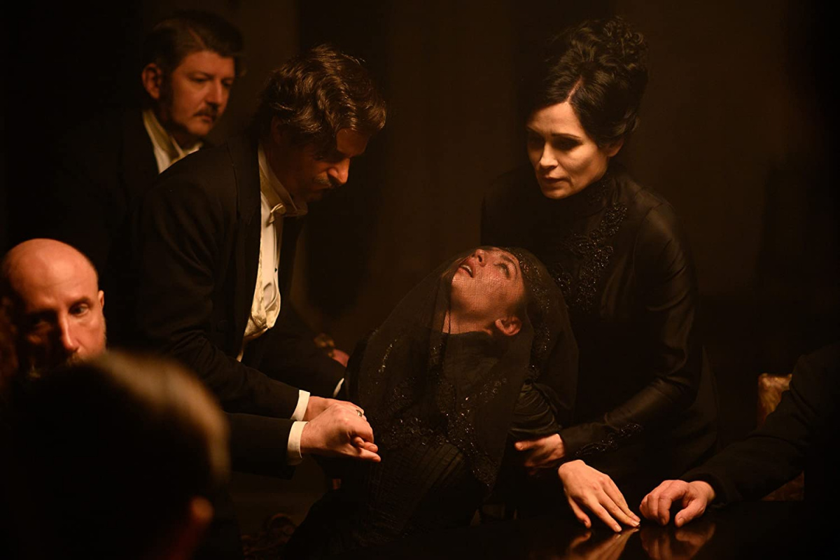 Кадры из Фрейд (2020)