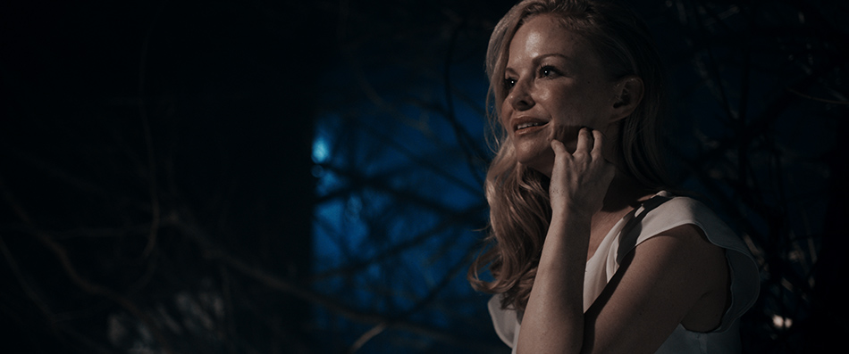 Кадры из Зло пускает корни (2020)