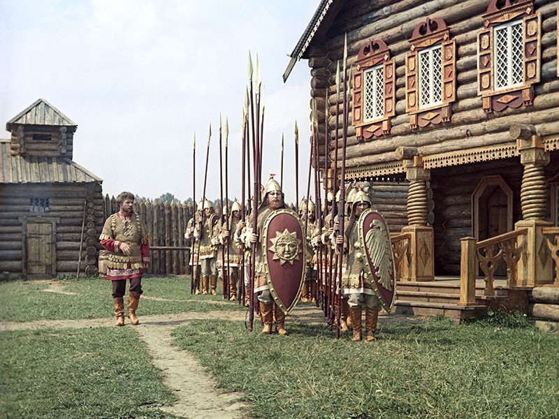 Кадры из Финист — Ясный сокол (1975)