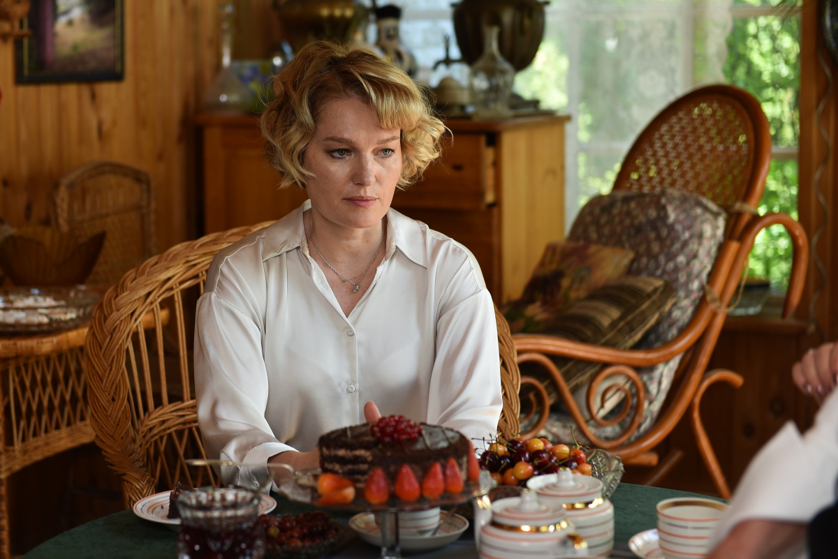 Кадры из Чиновница (2021)