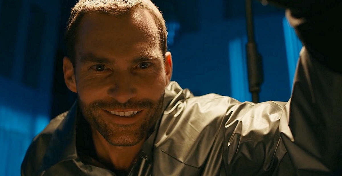 Кадры из Тёмная сторона (2018)