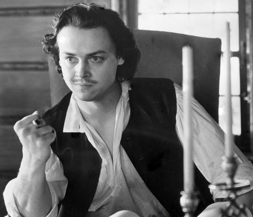 Кадры из В начале славных дел (1980)