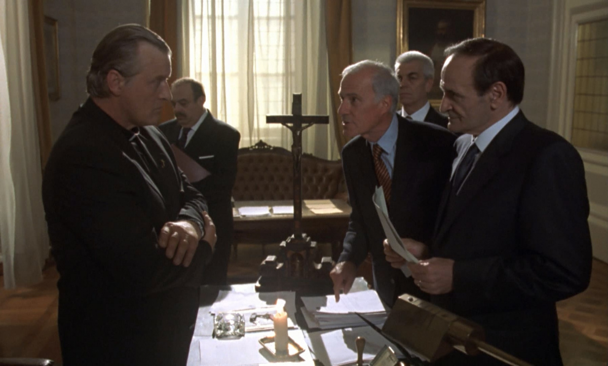 Кадры из Банкиры Бога (2002)