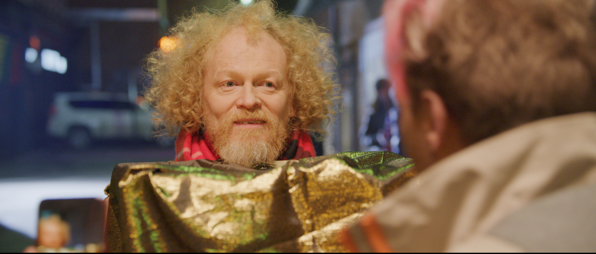 Кадры из Вечер шутов, или Серьезно с приветом (2020)