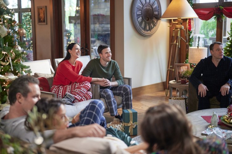 Кадры из Рождество на пять звёзд (2020)