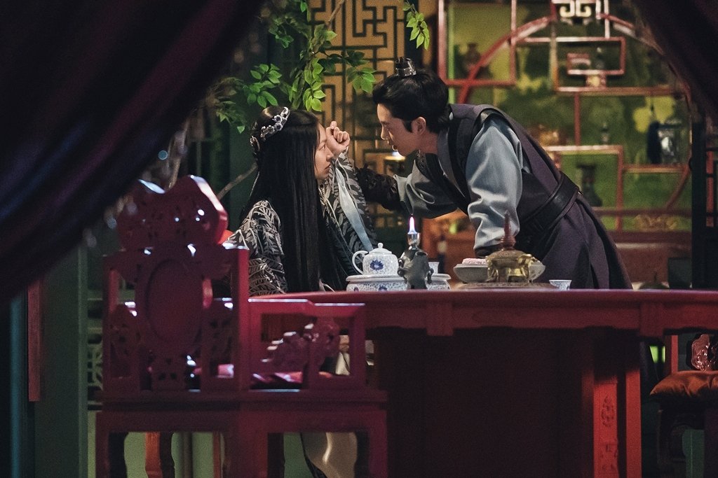 Кадры из Лунная река / Река, где восходит луна (2021)