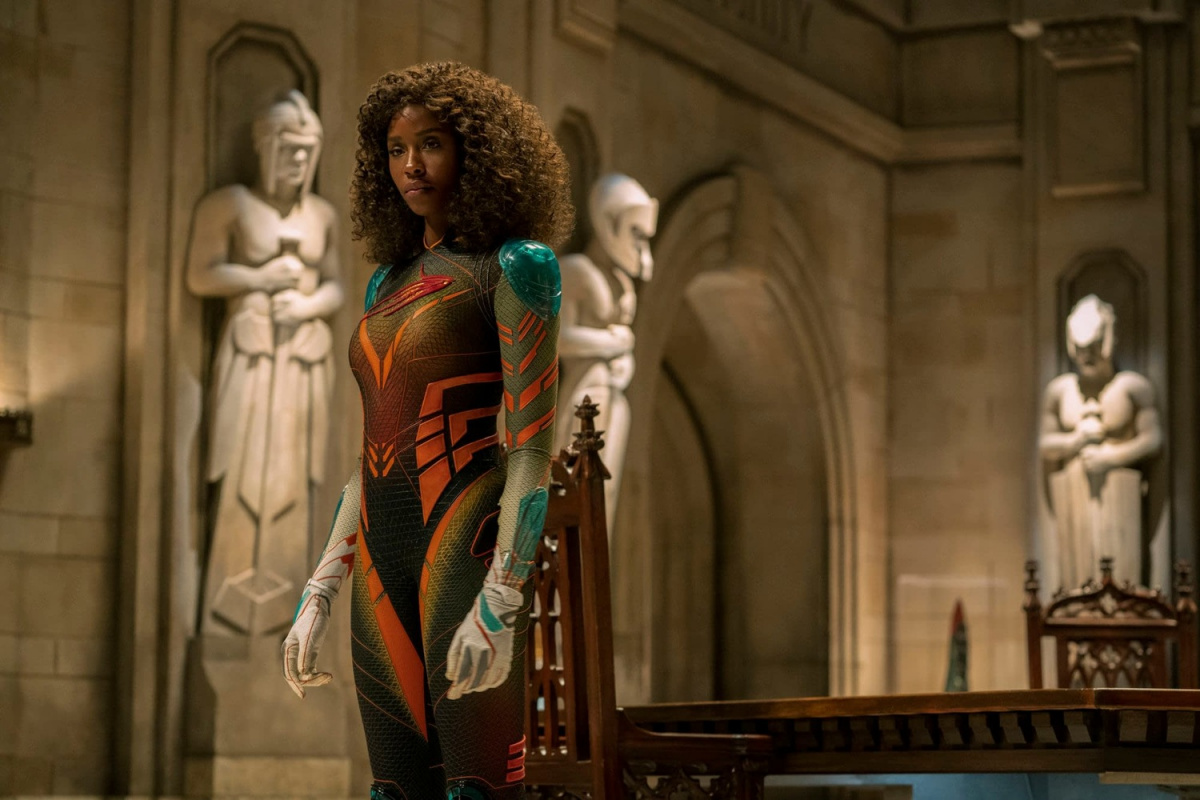 Кадры из Наследие Юпитера (2021)