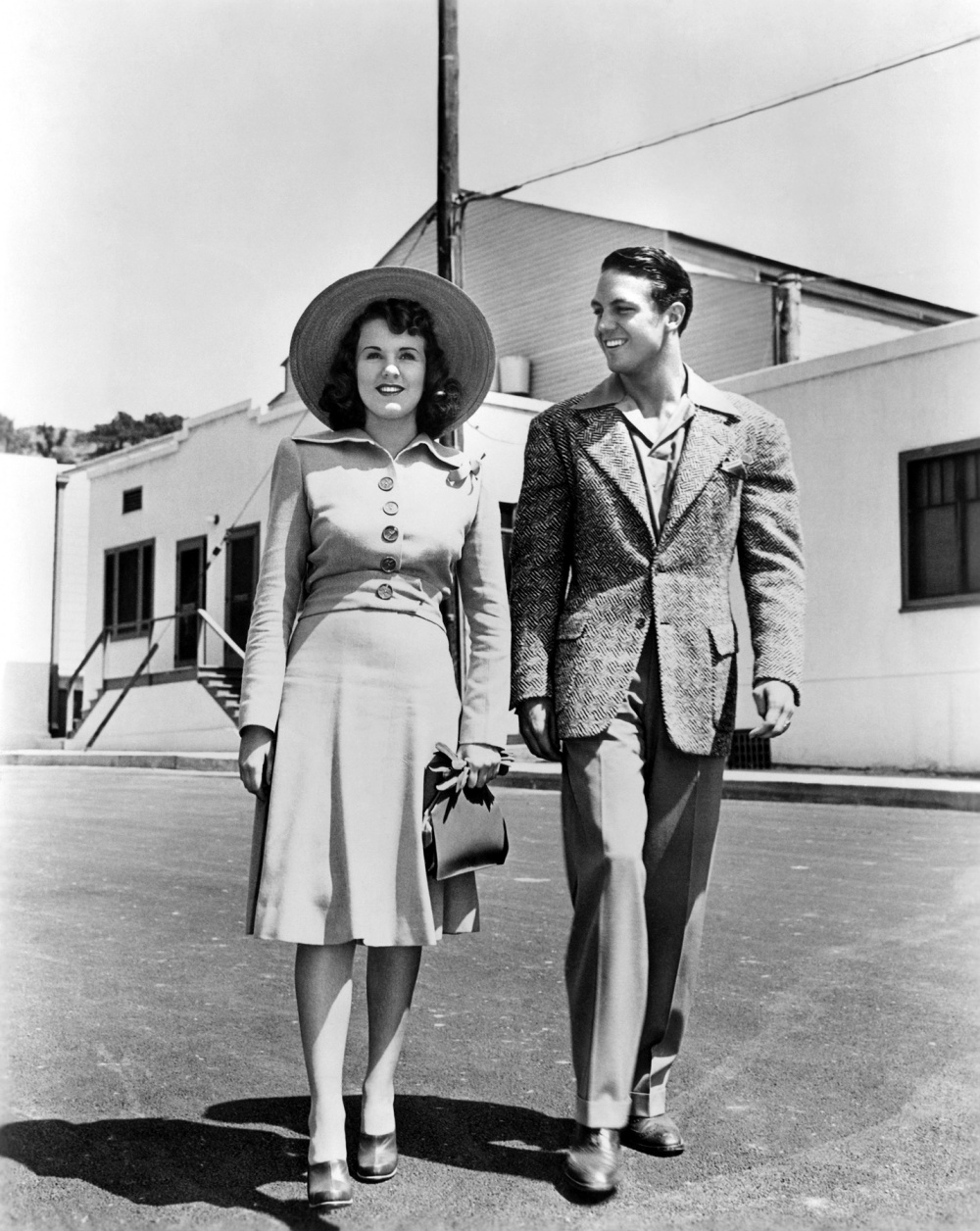 Кадры из Первый бал (1939)