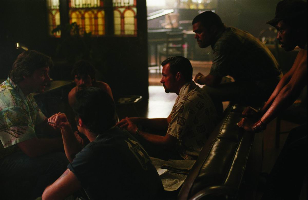 Кадры из Гангстер (2007)