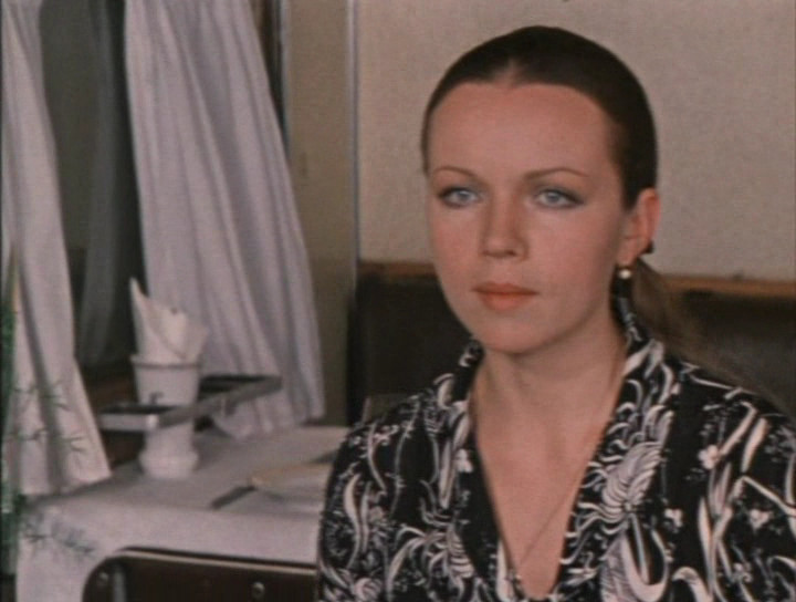 Кадры из Встретимся у фонтана (1977)