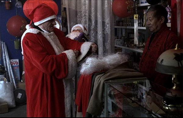 Кадры из 12:08 к востоку от Бухареста (2006)