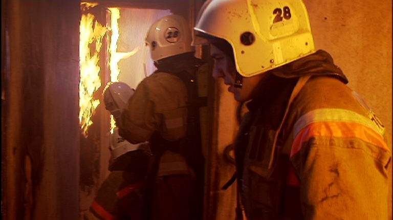 Кадры из Свой-Чужой (2008)