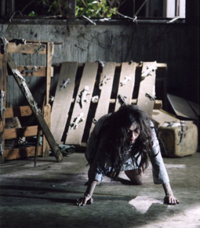 Кадры из Женщина-ящерица (2004)