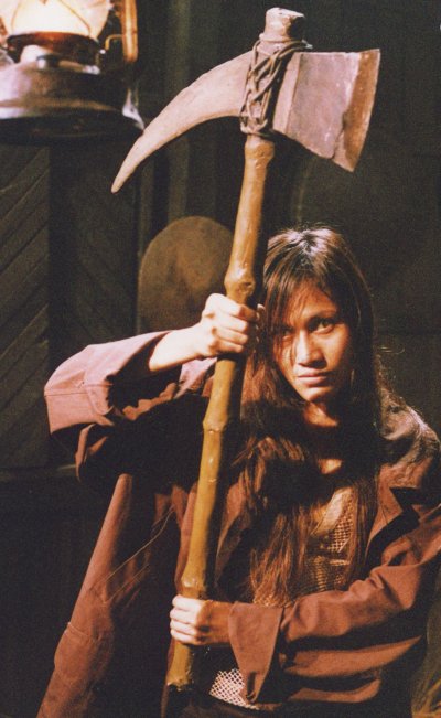 Кадры из Женщина-ящерица (2004)