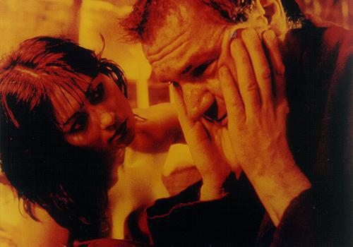 Кадры из Элемент преступления (1984)