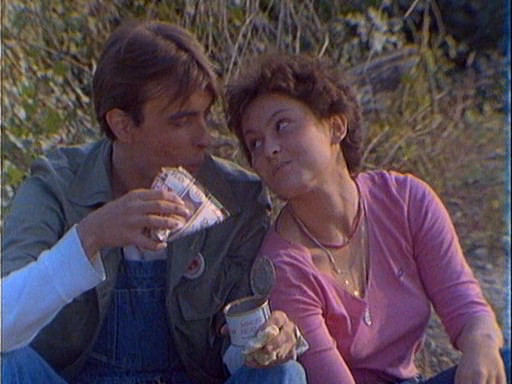 Кадры из Люби, люби, но не теряй головы (1981)