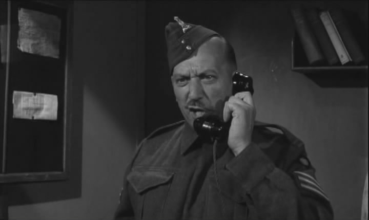 Кадры из Мистер Питкин в тылу врага (1958)