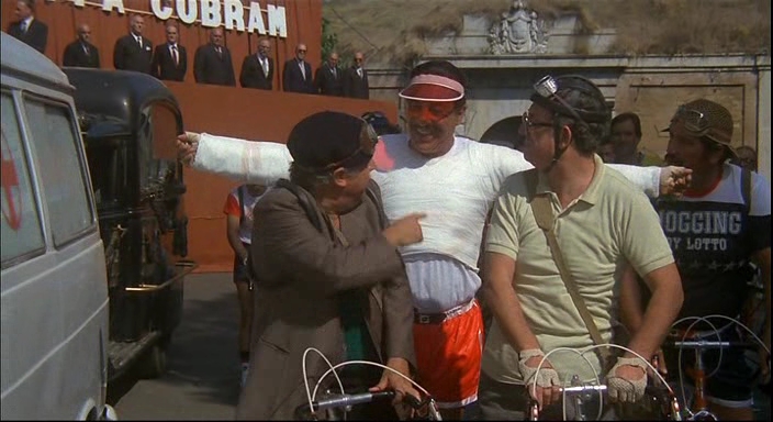 Кадры из Фантоцци против всех (1980)